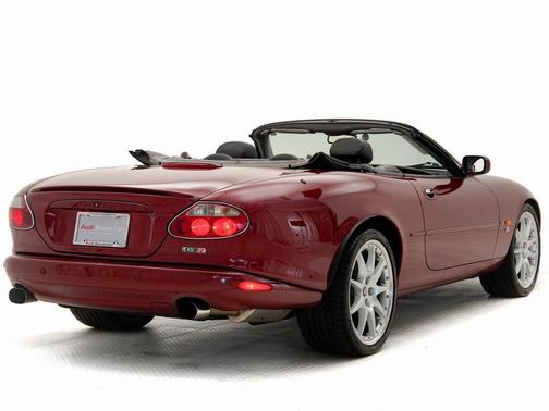 2003 Jaguar XKR Base