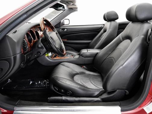 2003 Jaguar XKR Base