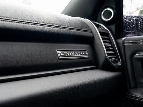 2020 RAM 2500 Laramie Crew Cab 4x4 6'4' Box