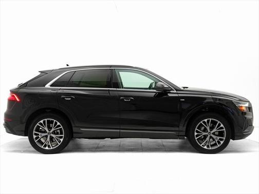 2023 Audi Q8 55 Premium Plus