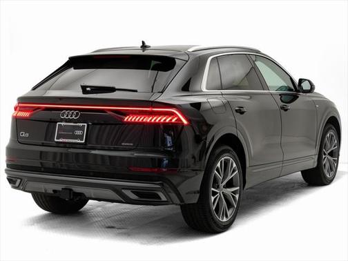 2023 Audi Q8 55 Premium Plus