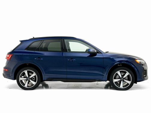 2022 Audi Q5 45 S line Prestige