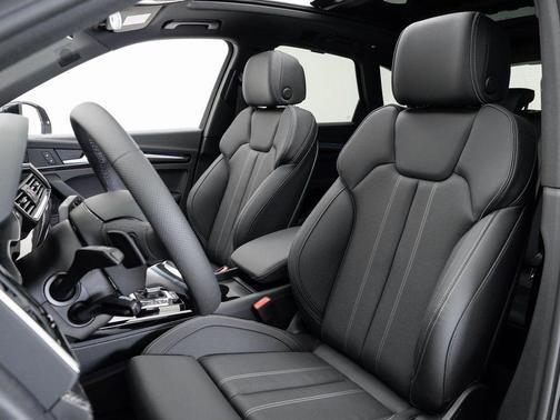 Mythos Black Metallic 2025 Audi SQ5 3.0T Premium Plus