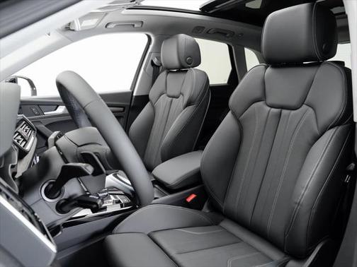 2025 Audi Q5 55 S line Premium Plus