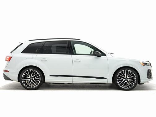 2026 Audi SQ7 4.0T Premium Plus