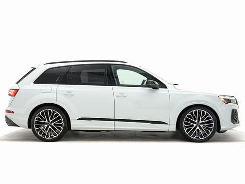 2026 Audi SQ7 4.0T Premium Plus
