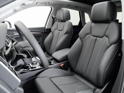 2025 Audi Q5 45 S line Premium Plus
