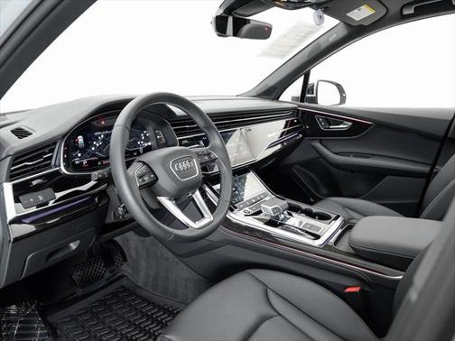 2025 Audi Q7 55 Premium Plus