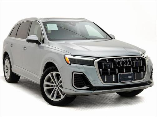 2025 Audi Q7 55 Premium Plus