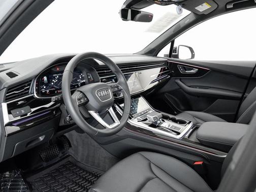 2025 Audi Q7 55 Premium Plus