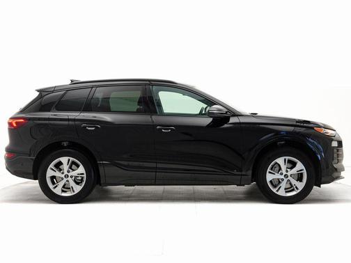 2025 Audi Q6 e-tron Premium