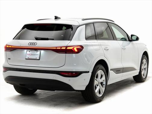 2025 Audi Q6 e-tron Premium