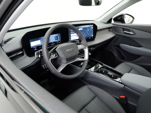 Mythos Black Metallic 2026 Audi Q3 TFSI quattro S tronic
