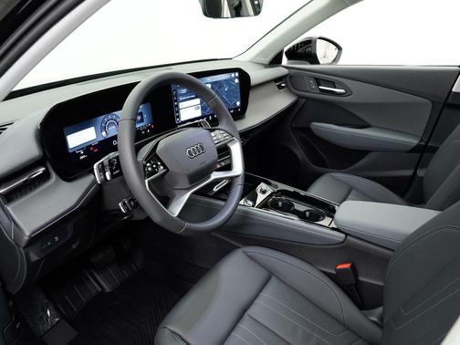 Mythos Black Metallic 2026 Audi Q3 TFSI quattro S tronic