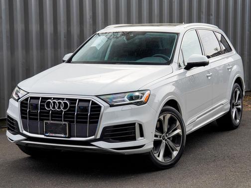 Glacier White 2023 Audi Q7 55 Premium Plus