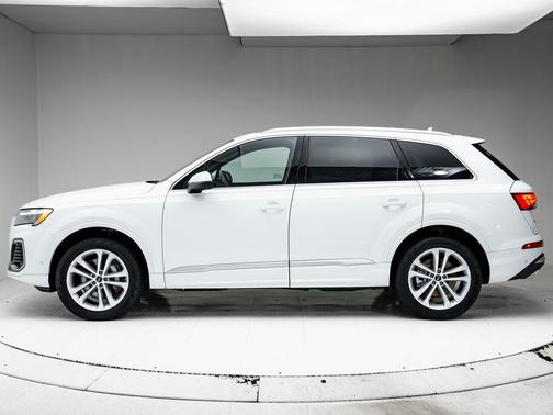 2025 Audi Q7 55 Premium