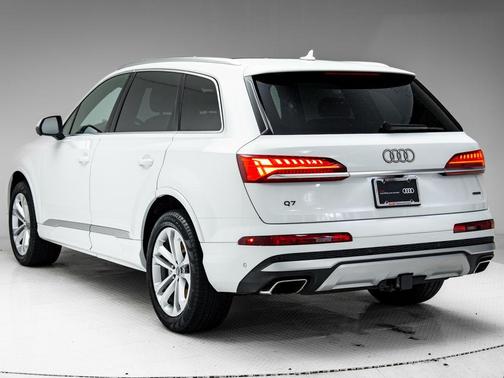 2025 Audi Q7 55 Premium