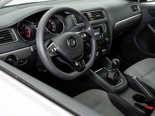 White Silver Metallic 2017 Volkswagen Jetta 1.4T S