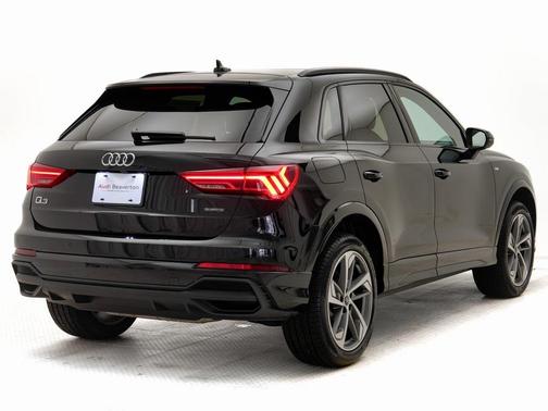 2025 Audi Q3 Premium 45 TFSI S line quattro Tiptronic