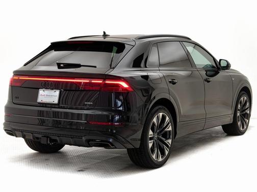 2025 Audi Q8 55 Prestige