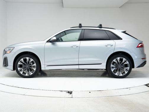 Satellite Silver Metallic 2025 Audi Q8 55 Premium Plus