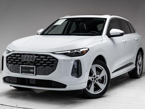 Glacier White Metallic 2025 Audi Q5 Prestige TFSI quattro S tronic