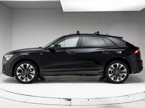 Mythos Black Metallic 2025 Audi Q8 55 Premium Plus