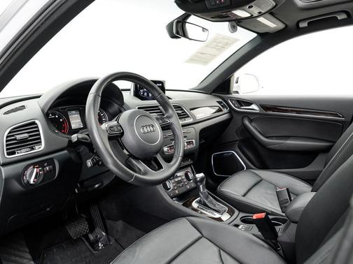 Glacier White Metallic 2016 Audi Q3 2.0T Premium Plus