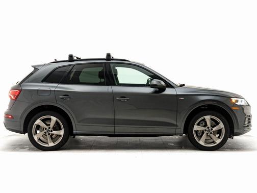2020 Audi Q5 45 Titanium Premium