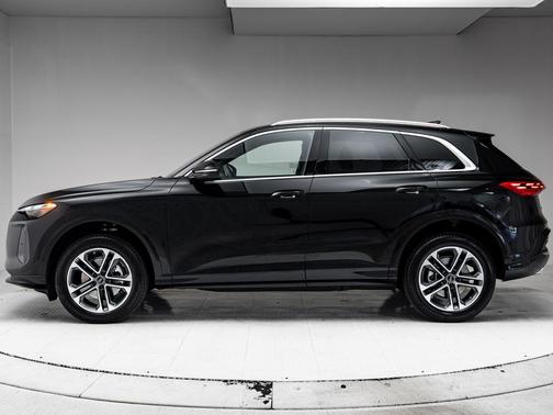 Black Metallic 2025 Audi Q5 Premium TFSI quattro S tronic