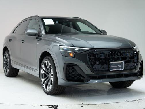 Daytona Gray Pearl Effect 2025 Audi Q8 55 Premium Plus