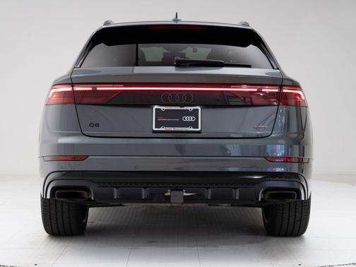 Daytona Gray Pearl Effect 2025 Audi Q8 55 Premium Plus