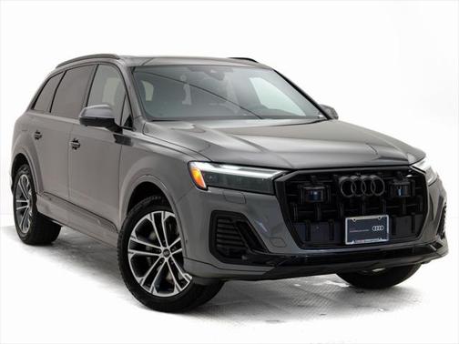 2025 Audi Q7 45 Premium Plus