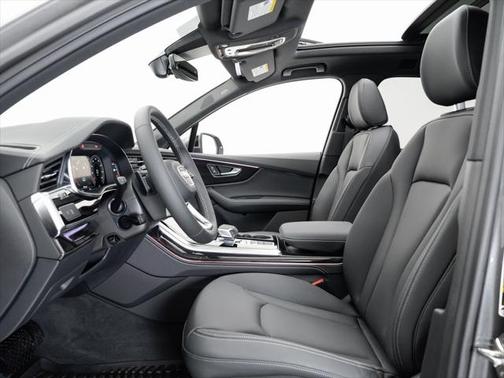 2025 Audi Q7 45 Premium Plus