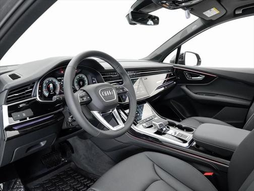 2025 Audi Q7 45 Premium Plus