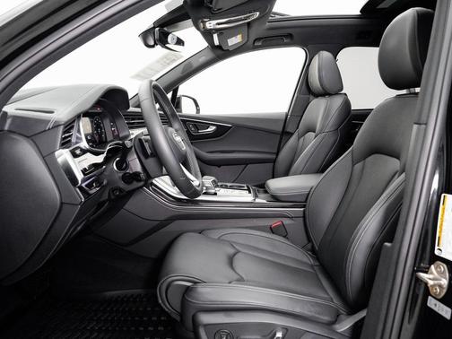 2025 Audi Q7 55 Prestige