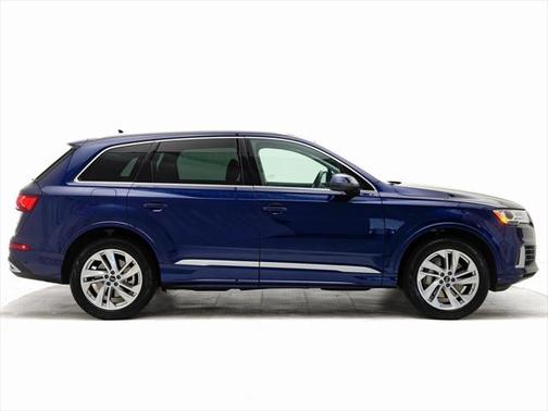 2022 Audi Q7 55 Premium Plus