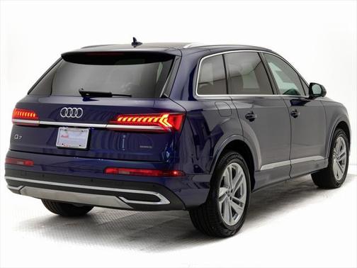 2022 Audi Q7 55 Premium Plus