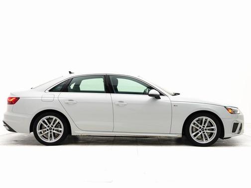 2022 Audi A4 45 S line Premium Plus