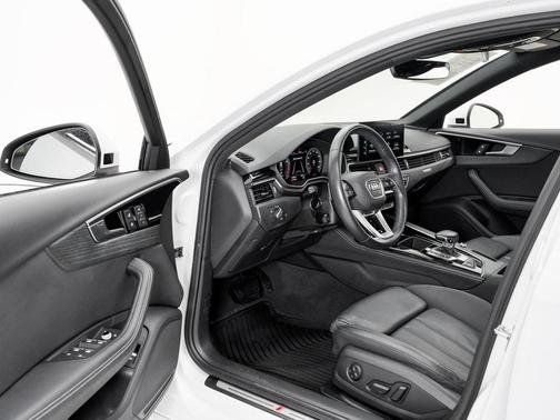 2022 Audi A4 45 S line Premium Plus