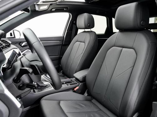 2024 Audi Q3 45 S line Premium Plus
