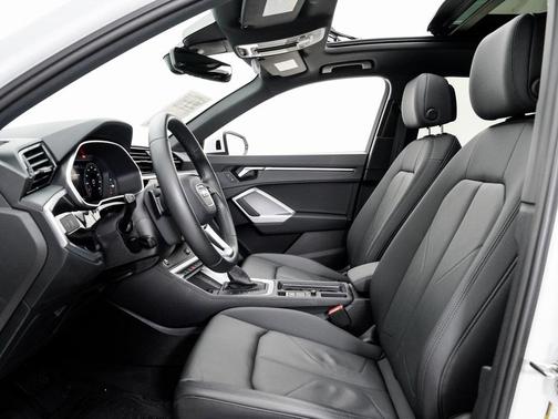 2024 Audi Q3 45 S line Premium Plus