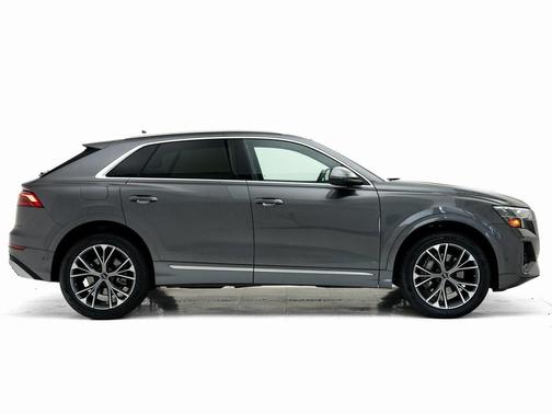 2025 Audi Q8 55 Premium Plus
