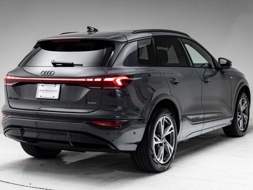G5g5 2027 Audi Q6 e-tron Premium Plus quattro