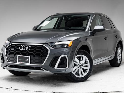 Daytona Gray Pearl Effect 2023 Audi Q5 45 S line Premium