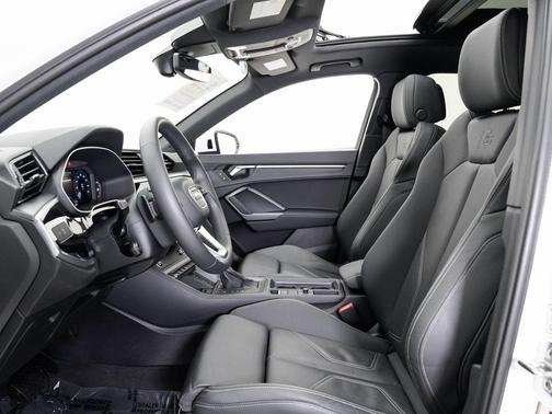 2024 Audi Q3 Premium 45 TFSI S line quattro Tiptronic