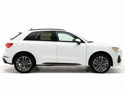 2024 Audi Q3 Premium 45 TFSI S line quattro Tiptronic
