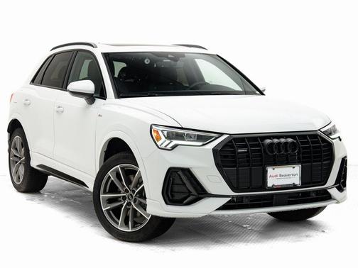 2025 Audi Q3 Premium 45 TFSI S line quattro Tiptronic