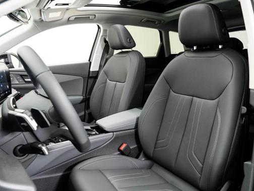 Mythos Black Metallic 2026 Audi Q3 TFSI quattro S tronic