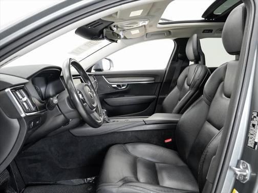 2018 Volvo V90 Cross Country T5